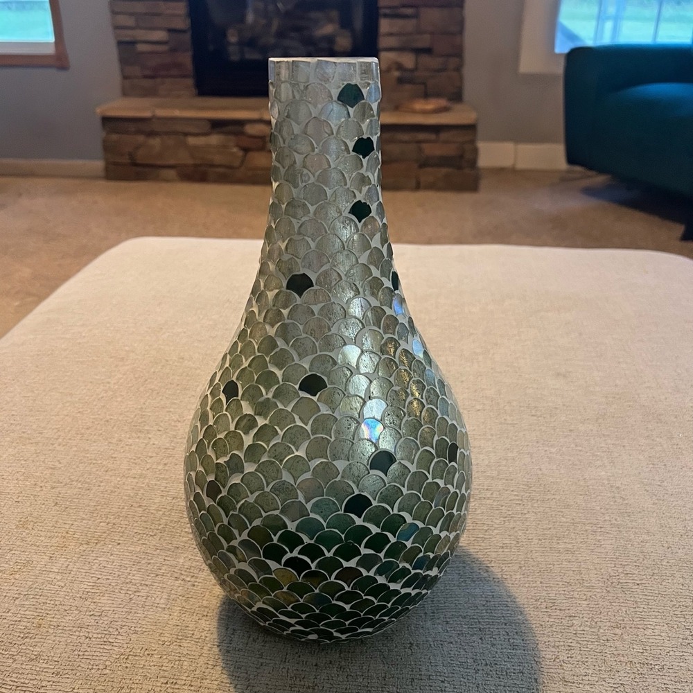 Green Iridescent Mosaic Glass Vase Scalloped Scale Mermaid‎ Decor 12 Inch